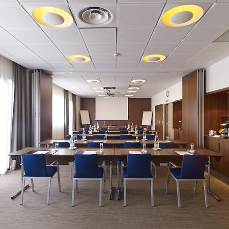 Holiday Inn Express Toulouse Airport By Ihg Blagnac Exterior photo