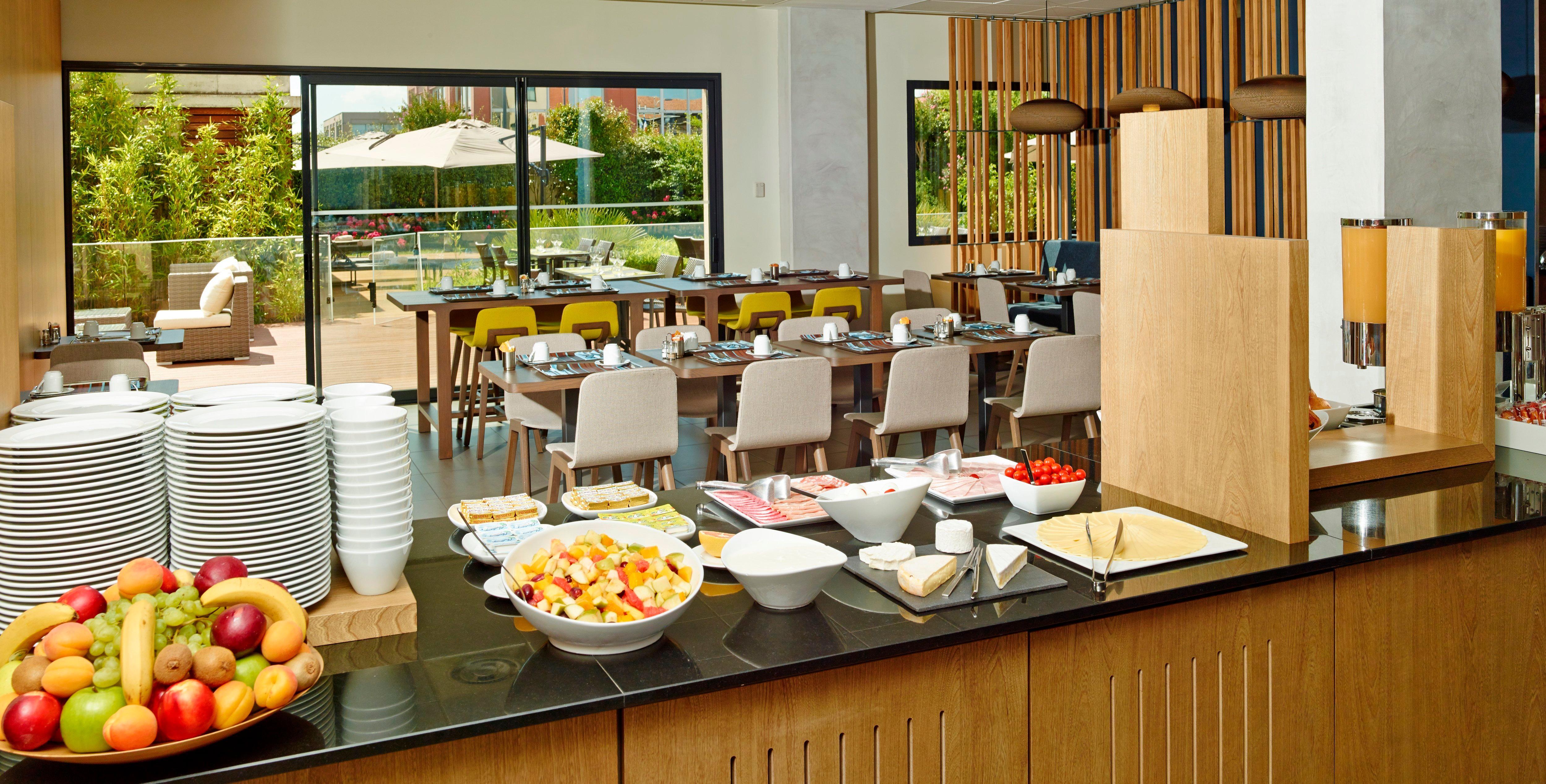 Holiday Inn Express Toulouse Airport By Ihg Blagnac Exterior photo