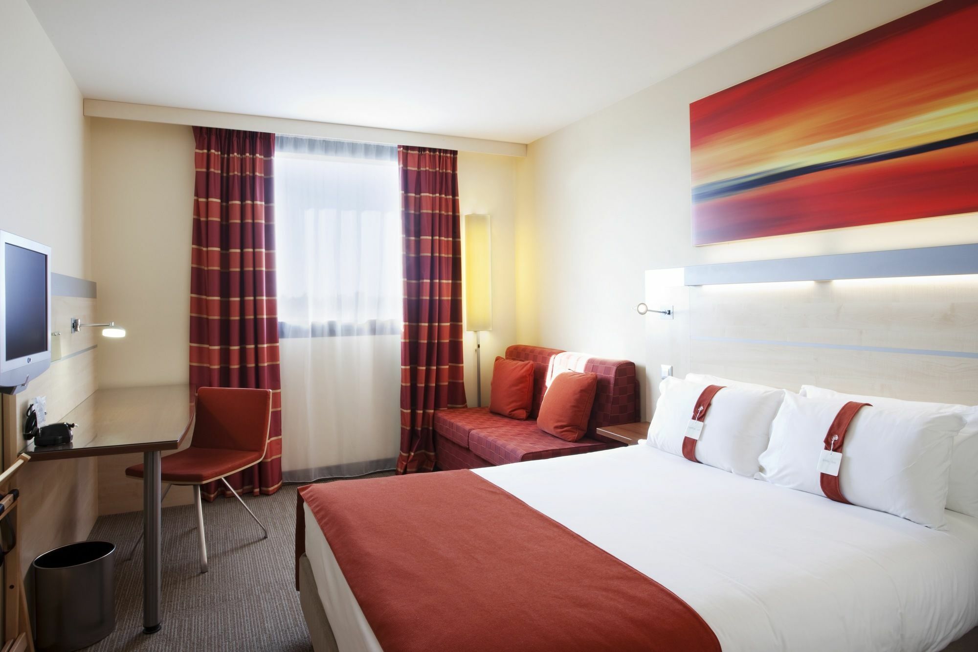 Holiday Inn Express Toulouse Airport By Ihg Blagnac Exterior photo